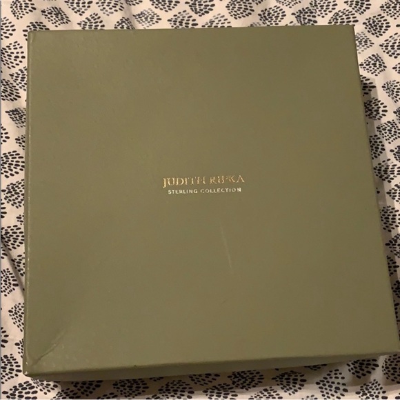 Elegant Silver Pendant Necklace from Judith repica - Picture 8 of 8